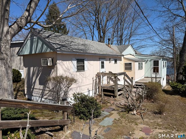 14 Mountainview Road, East Hampton, CT 06424