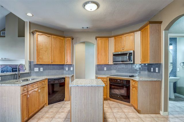 2916 Raven Circle, Flower Mound, TX 75022