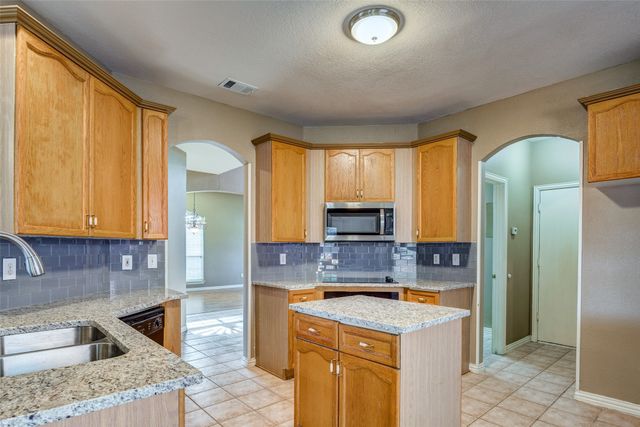 2916 Raven Circle, Flower Mound, TX 75022