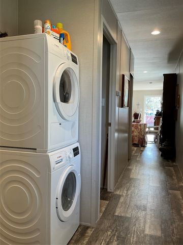 1017 W Ross Ave, De Leon, TX 76444