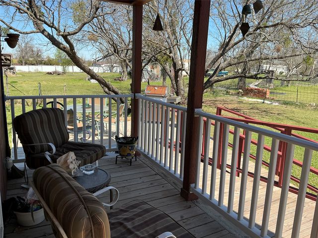 1017 W Ross Ave, De Leon, TX 76444