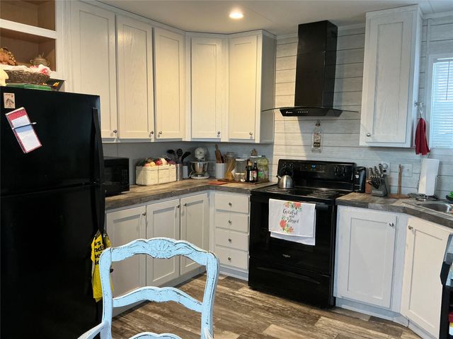 1017 W Ross Ave, De Leon, TX 76444