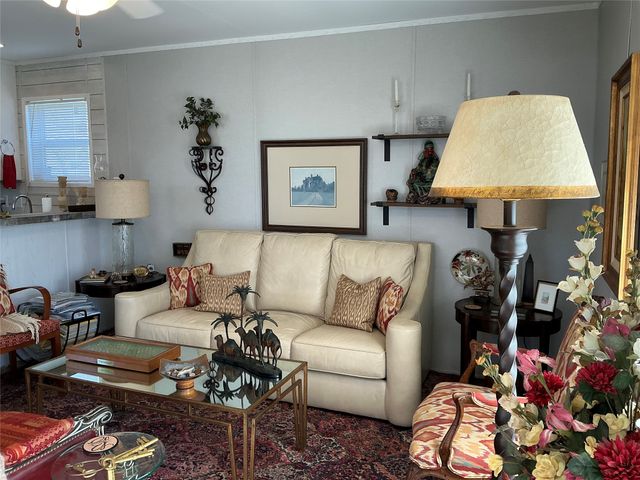 1017 W Ross Ave, De Leon, TX 76444