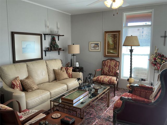 1017 W Ross Ave, De Leon, TX 76444