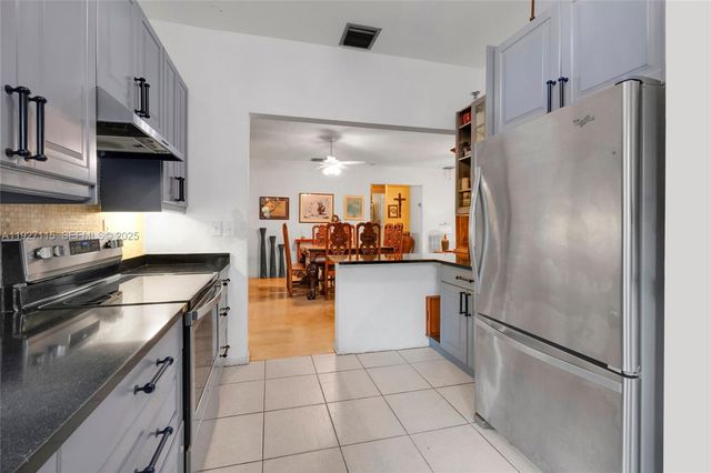 887 NE 145th St, North Miami, FL 33161