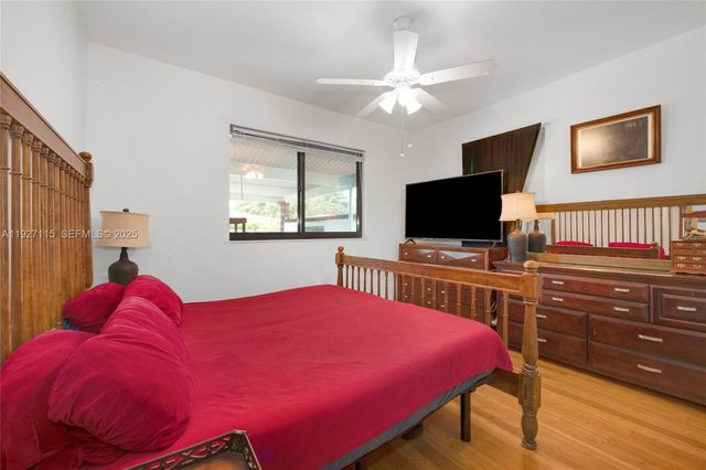 887 NE 145th St, North Miami, FL 33161