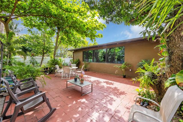 887 NE 145th St, North Miami, FL 33161