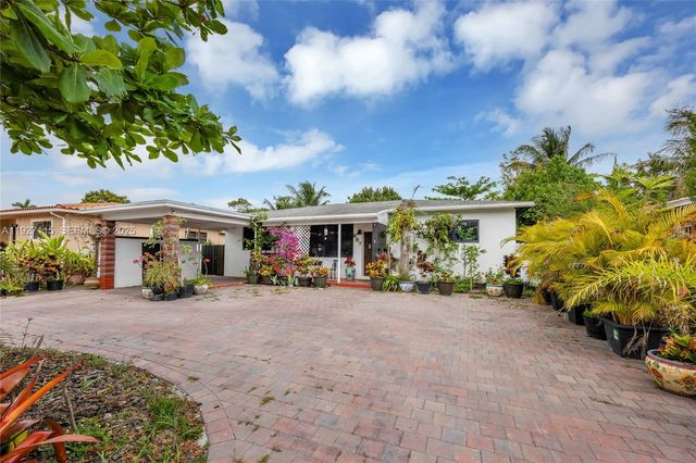 887 NE 145th St, North Miami, FL 33161