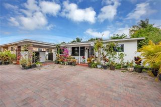 887 NE 145th St, North Miami, FL 33161