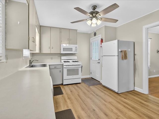 4002 Lowman St, Corpus Christi, TX 78411