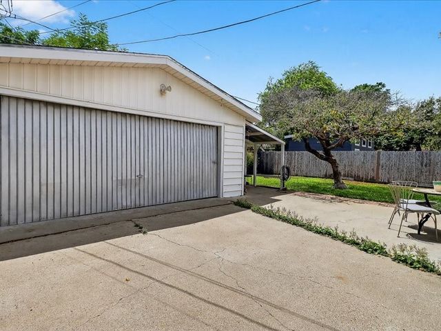 4002 Lowman St, Corpus Christi, TX 78411