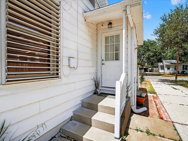 4002 Lowman St, Corpus Christi, TX 78411