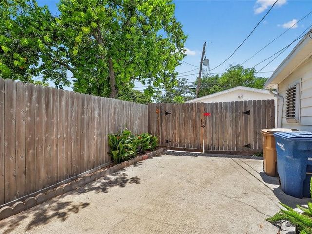 4002 Lowman St, Corpus Christi, TX 78411