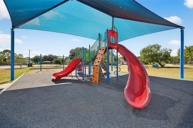 4002 Lowman St, Corpus Christi, TX 78411