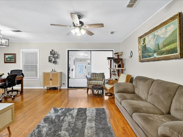 4002 Lowman St, Corpus Christi, TX 78411