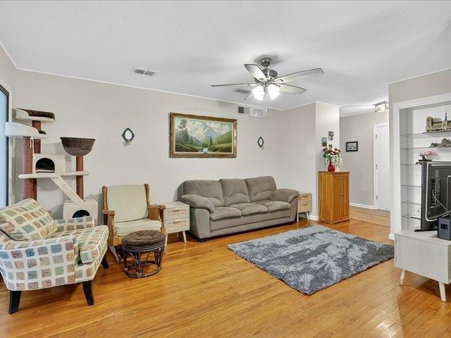 4002 Lowman St, Corpus Christi, TX 78411