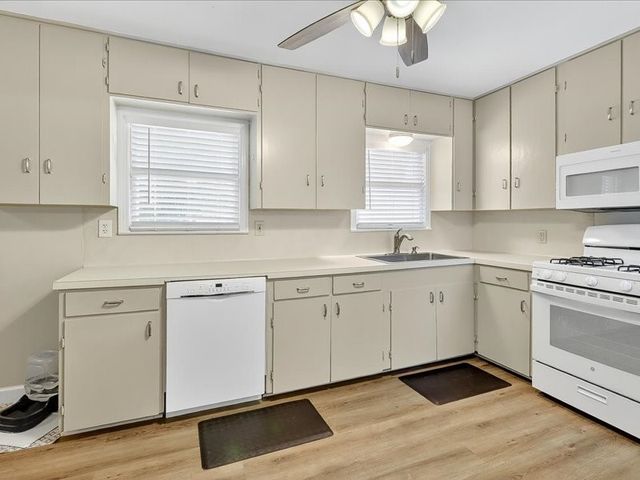 4002 Lowman St, Corpus Christi, TX 78411