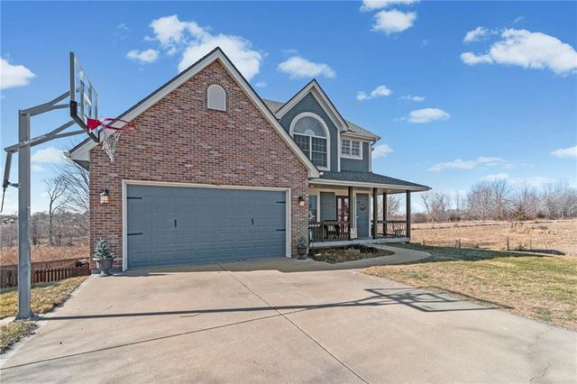 1301 NE 196TH Street, Smithville, MO 64089