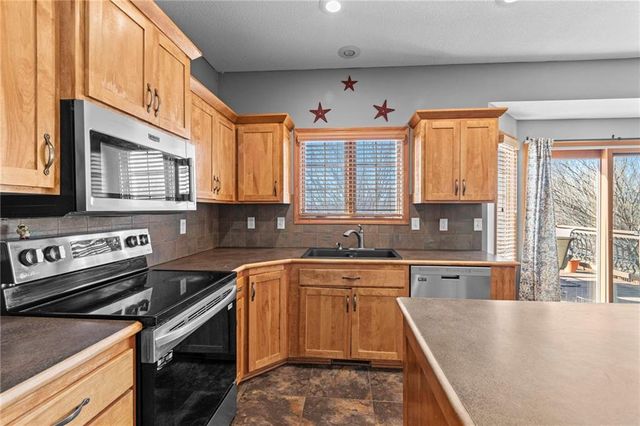 1301 NE 196TH Street, Smithville, MO 64089