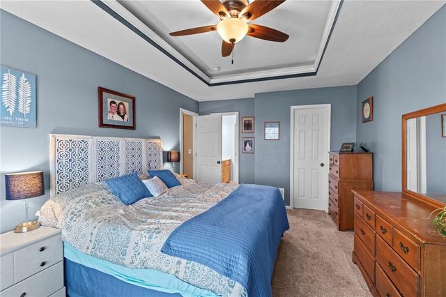 1301 NE 196TH Street, Smithville, MO 64089