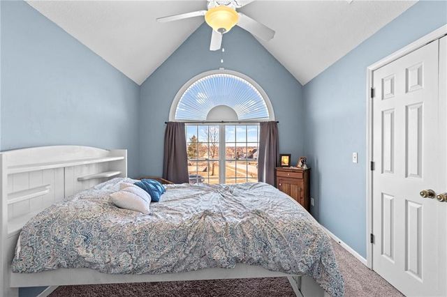 1301 NE 196TH Street, Smithville, MO 64089