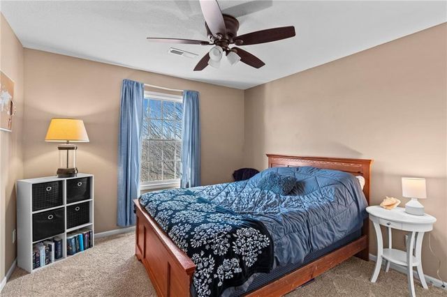 1301 NE 196TH Street, Smithville, MO 64089