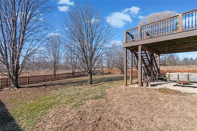 1301 NE 196TH Street, Smithville, MO 64089