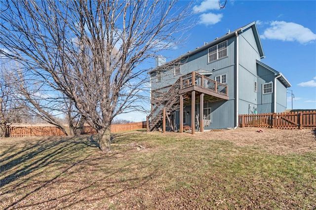1301 NE 196TH Street, Smithville, MO 64089