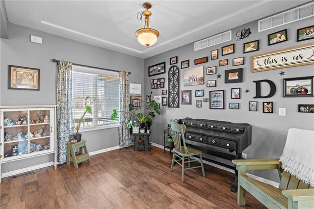 1301 NE 196TH Street, Smithville, MO 64089