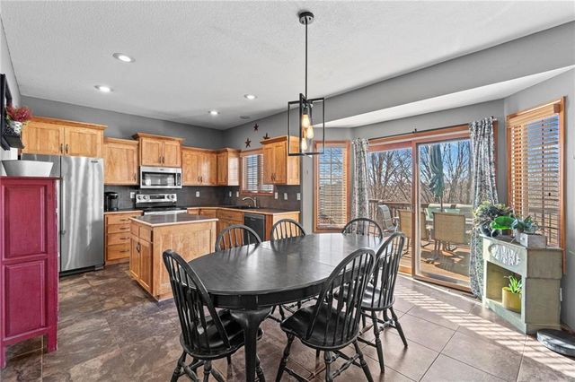 1301 NE 196TH Street, Smithville, MO 64089