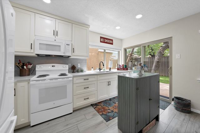 1612 Hawthorne Drive, Arlington, TX 76012