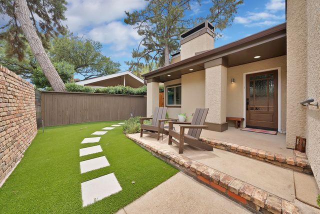 1612 Hawthorne Drive, Arlington, TX 76012