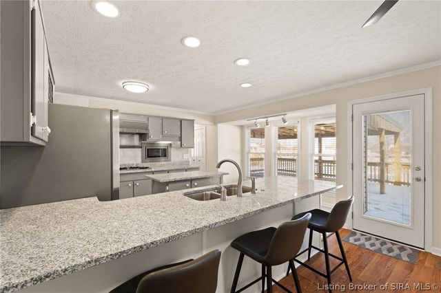 8526 Brock Road, Charlestown, IN 47111