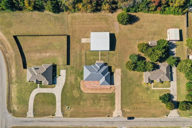 3706 Heatherwood Lane, Sherman, TX 75090