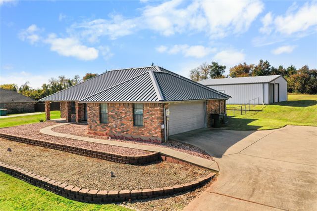 3706 Heatherwood Lane, Sherman, TX 75090