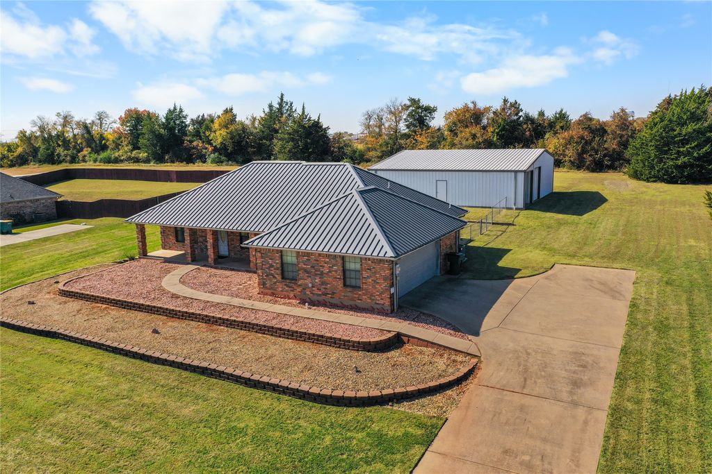 3706 Heatherwood Lane, Sherman, TX 75090