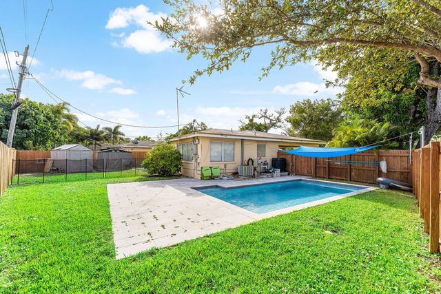 4780 NE 8th Terrace, Oakland Park, FL 33334