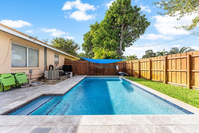 4780 NE 8th Terrace, Oakland Park, FL 33334