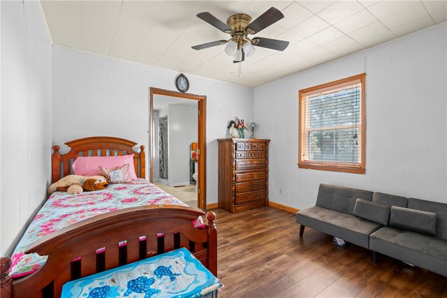 324 S Eastern Avenue, Gentry, AR 72734