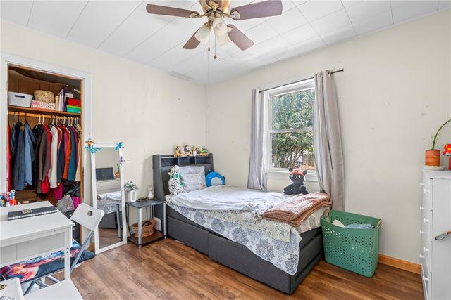324 S Eastern Avenue, Gentry, AR 72734