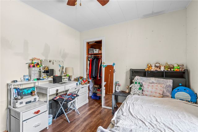 324 S Eastern Avenue, Gentry, AR 72734