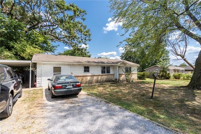 324 S Eastern Avenue, Gentry, AR 72734