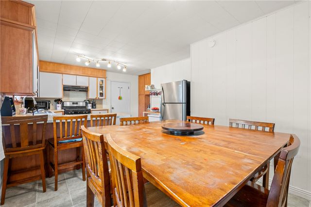 324 S Eastern Avenue, Gentry, AR 72734