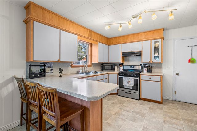 324 S Eastern Avenue, Gentry, AR 72734