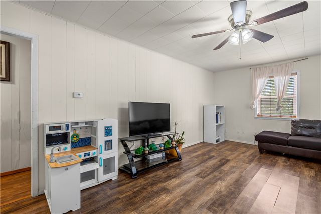 324 S Eastern Avenue, Gentry, AR 72734