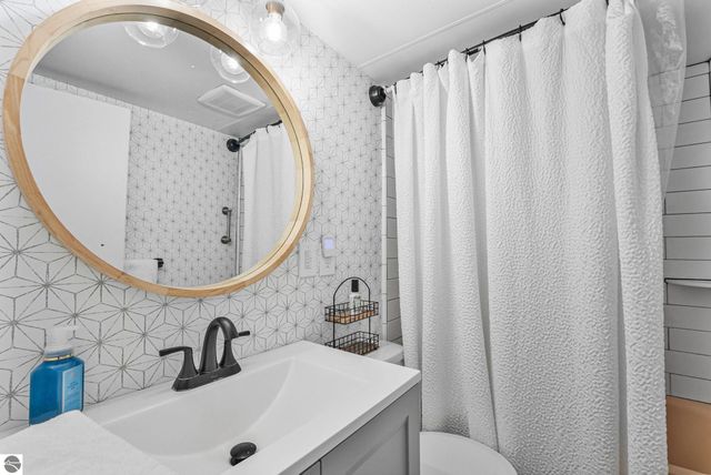 7811 Hillside Drive, Traverse City, MI 49685