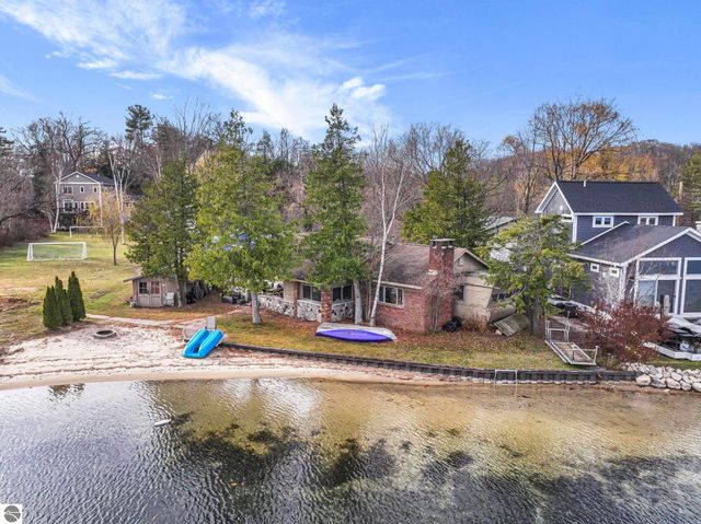 7811 Hillside Drive, Traverse City, MI 49685