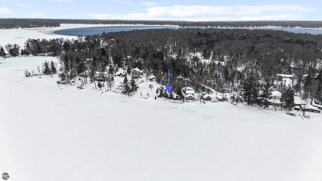 7811 Hillside Drive, Traverse City, MI 49685