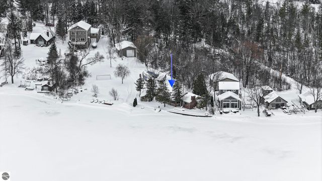 7811 Hillside Drive, Traverse City, MI 49685