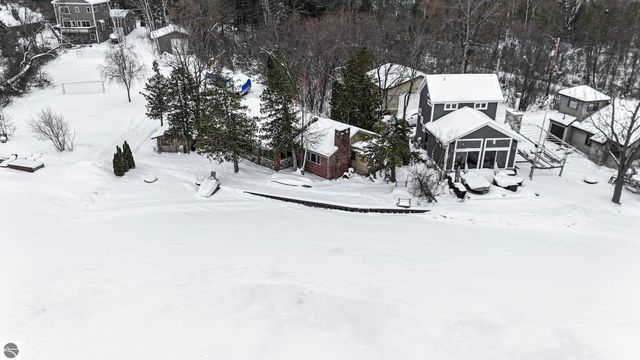 7811 Hillside Drive, Traverse City, MI 49685